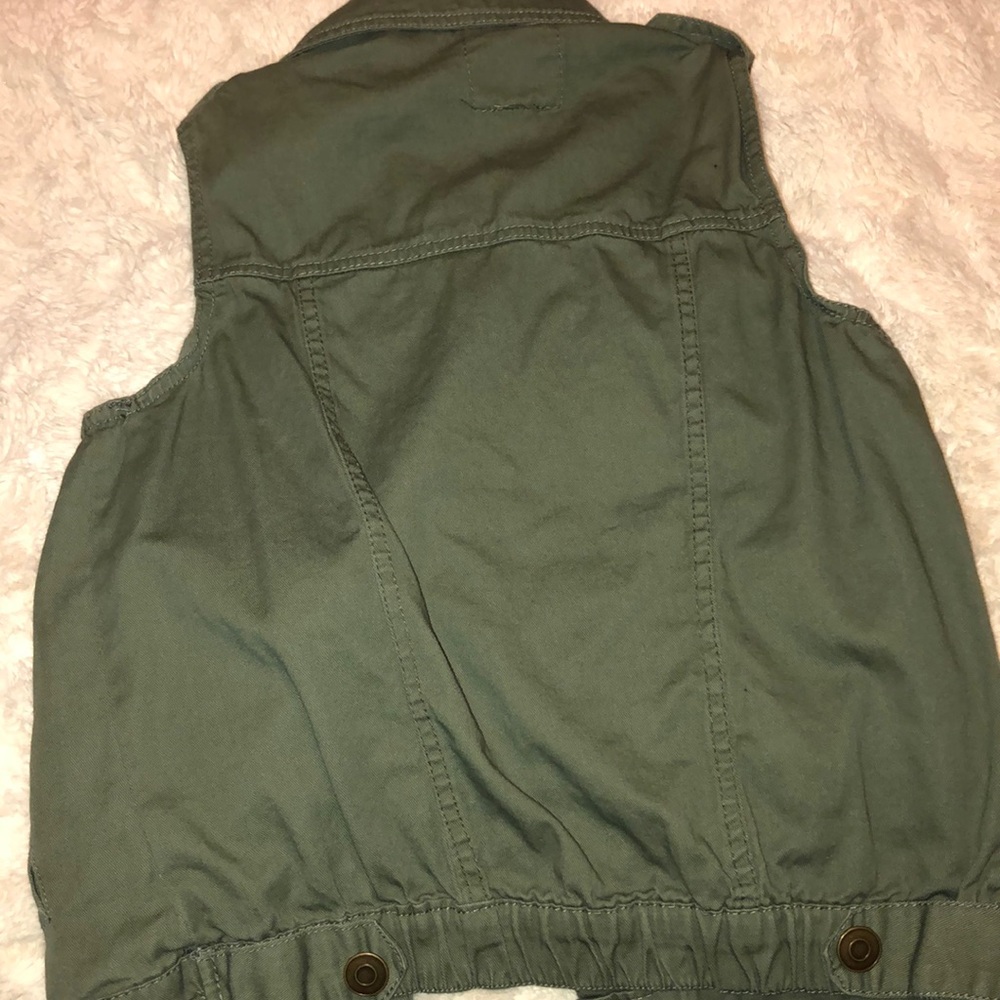 Vest - Picture 3 of 3